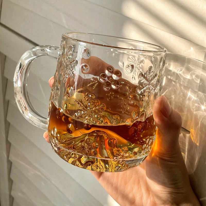Śliczny świąteczny kubek preze – Wine Beer Coffee recenzja i cena